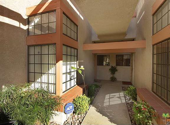 4th image of 2601 S Broadmoor Dr APT 26