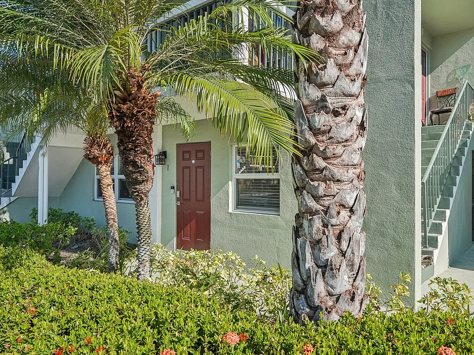 Riverwalk Apartments