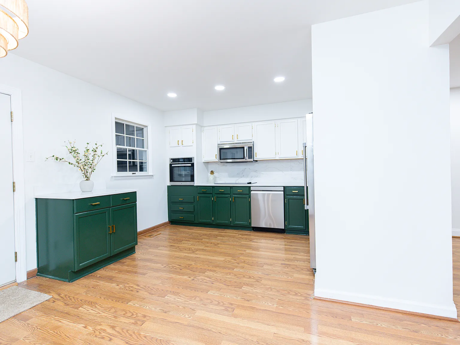 4 bed, 1826 sqft, $2,600 — Photo 2