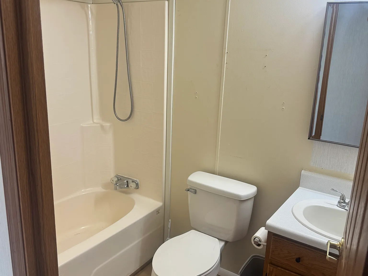 3 bed, 1620 sqft, $1,000 — Photo 3