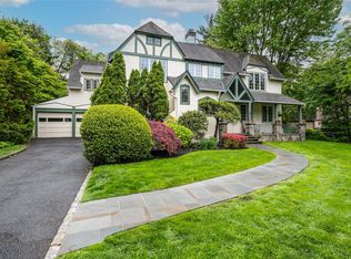 36 Richards Rd, Port Washington, NY 11050