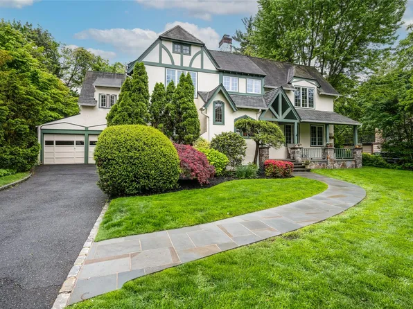 36 Richards Road, Port Washington, NY 11050