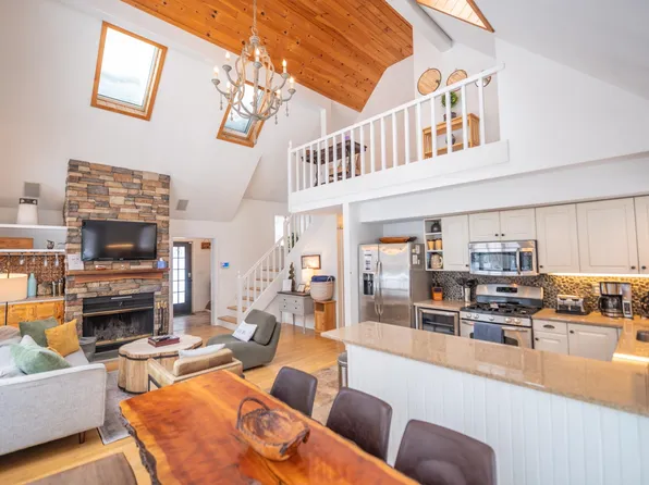 34 Binney Brook Road, Wilmington, VT 05363