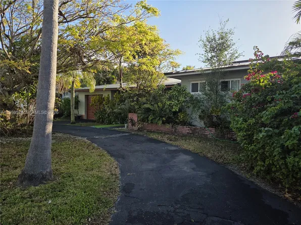 6005 SW 64th Pl, South Miami, FL 33143