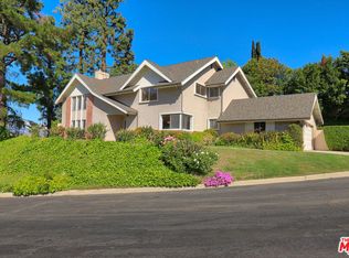 3592 Alana Dr, Sherman Oaks, CA 91403