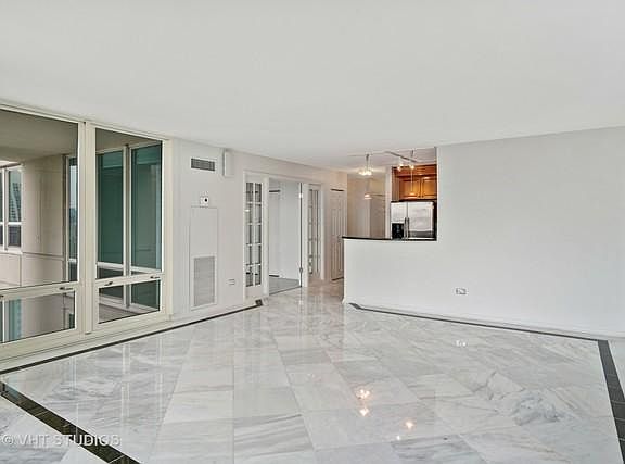 5th image of 343 N La Salle Dr
