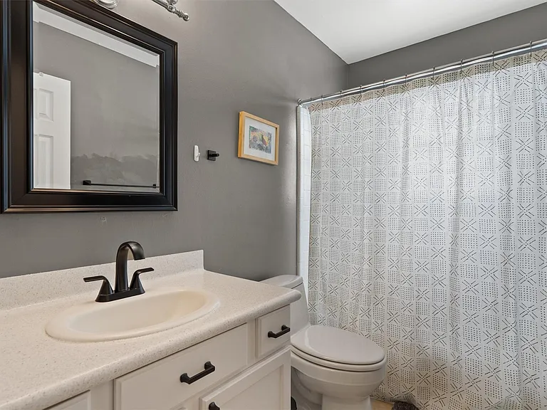 1182 Angelina St — Photo 20