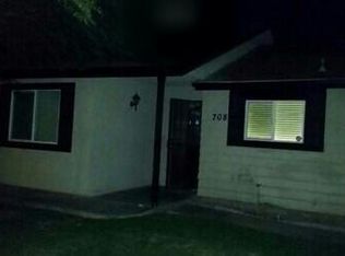 708 W Lark Ct, Visalia, CA 93291