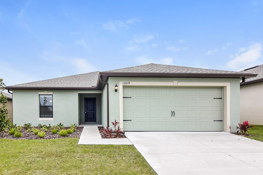 3 bed, 2.0 bath, 1540 sqft, $2,145 — Photo 1