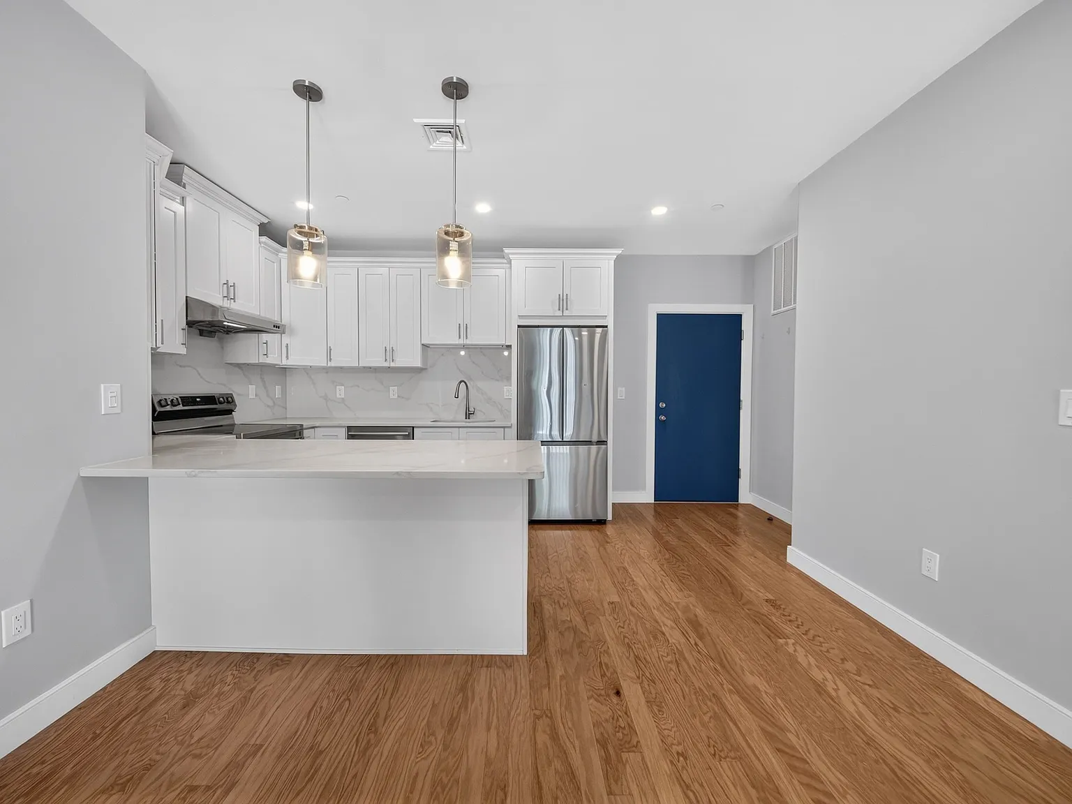 2 bed, 2.0 bath, 854 sqft, $2,800 — Photo 4