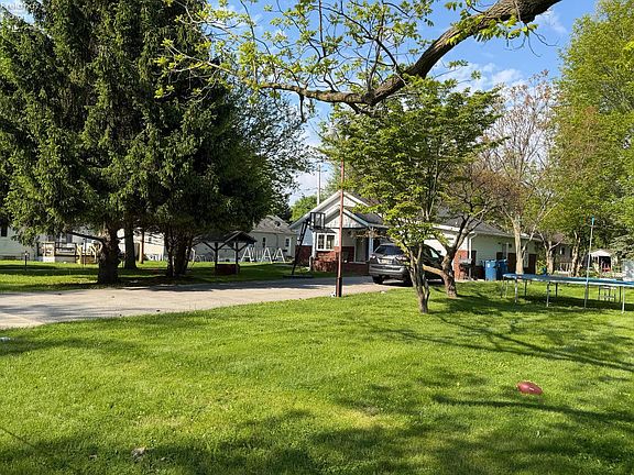 3rd image of 808 Bataan Ln