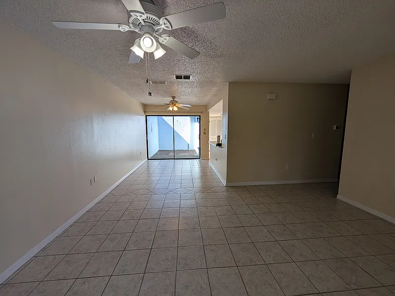 7705 Rockville Ct — Photo 12