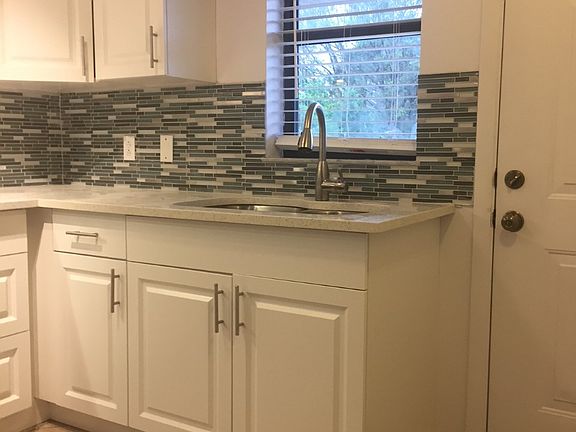 5th image of 617 Ixoria Ave APT 21