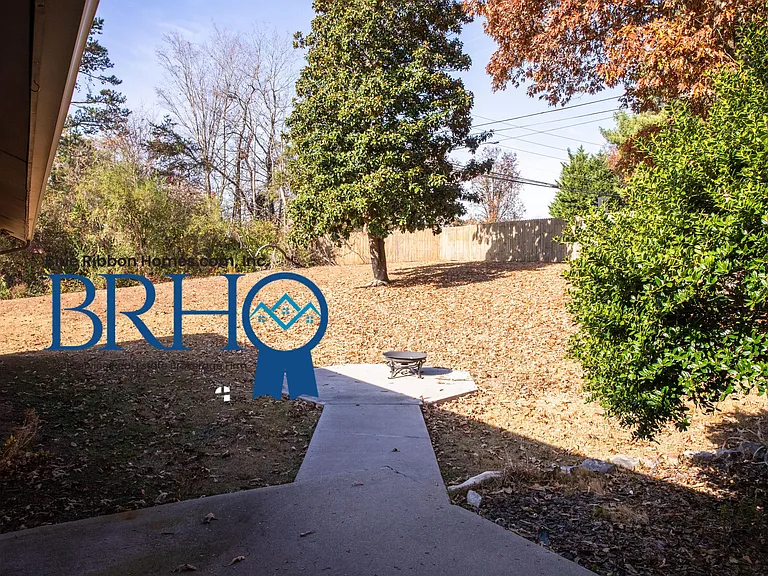 501 Idlewood Ln — Photo 11