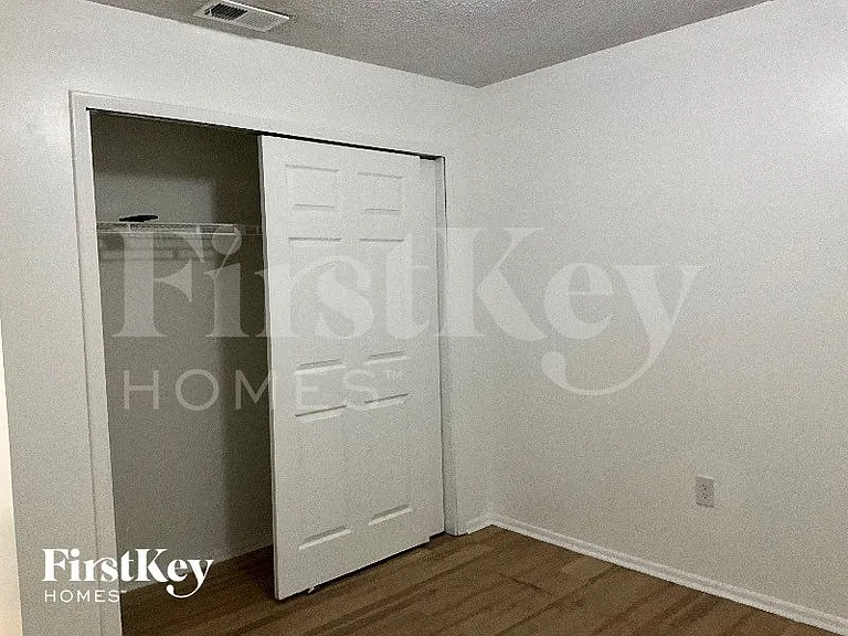 3228 Curry Woods Cir #2 — Photo 8