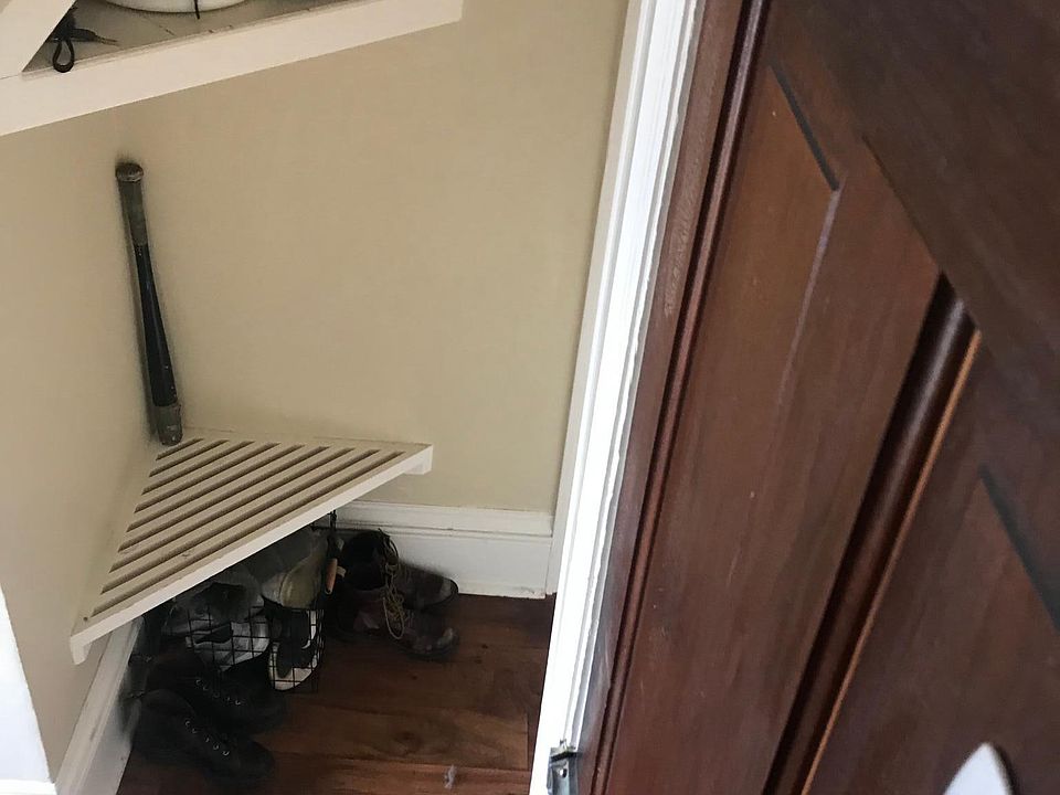 Built-ins in entryway