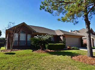 215 Chariss Glen Dr, League City, TX 77573