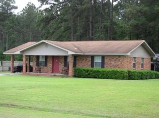 93 Bell St, Hazlehurst, GA 31539