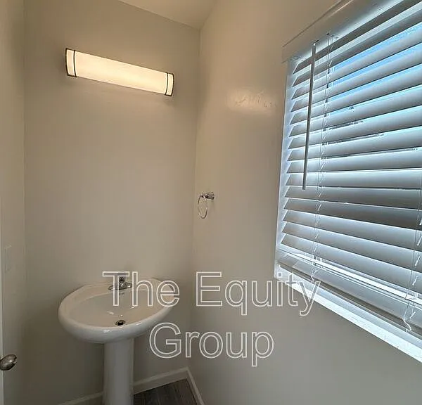 723 S Pinkham #101 — Photo 6