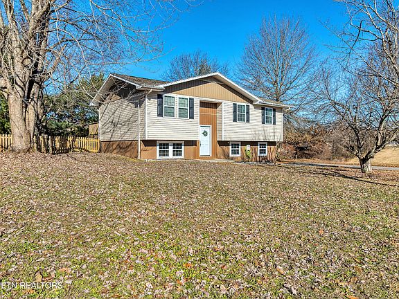 2nd image of 725 Winston Dr