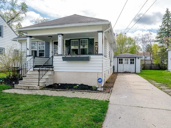 229 Oak Grove Ave, Green Bay, WI 54302