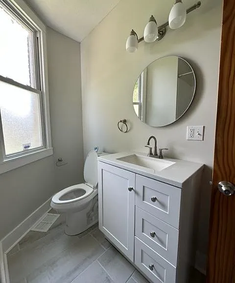 5958 Phillips Ave — Photo 1