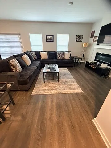 3 bed, 1635 sqft, $2,400 — Photo 4