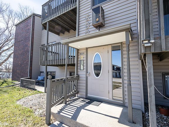 3rd image of 600 Briarstone Dr