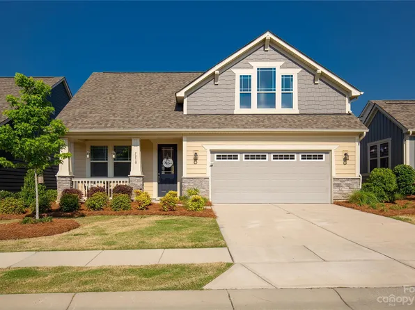 1510 Liberty Row Dr, Tega Cay, SC 29708