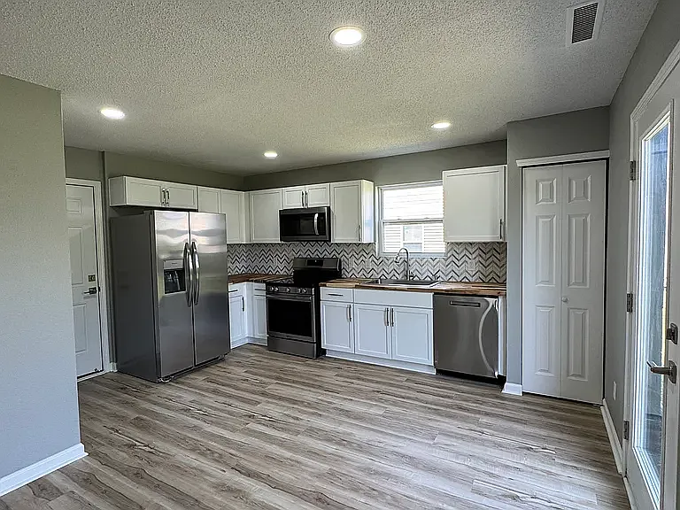 3327 Brandenburg Blvd — Photo 4