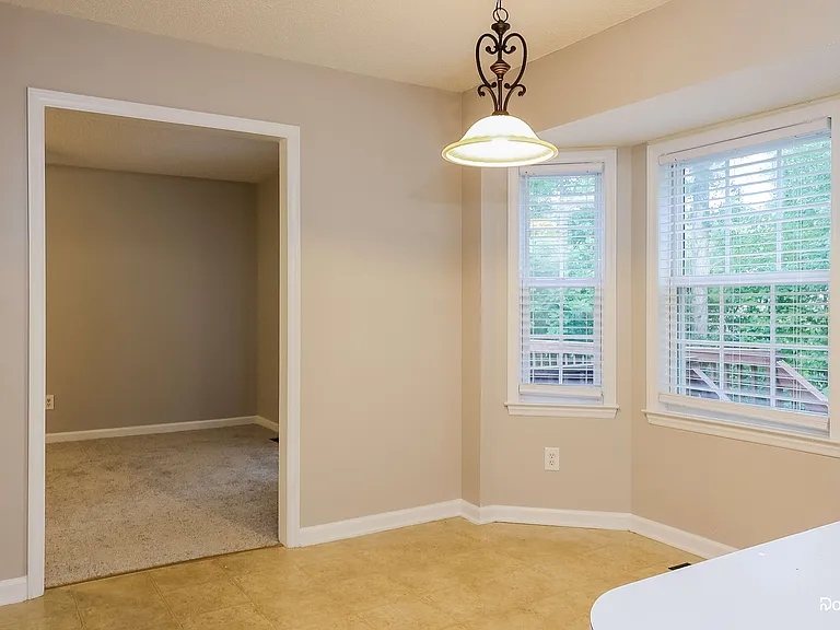 108 Biltmore Dr — Photo 6