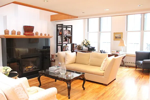 Rented by Level Group | media 35