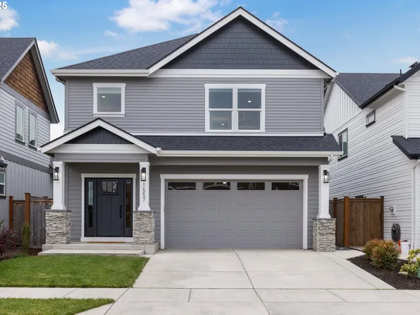 1557 Sand Trap Ln, Eugene, OR 97408