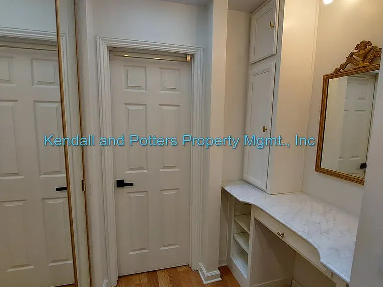 1121 Sutherland Ln #1 — Photo 14