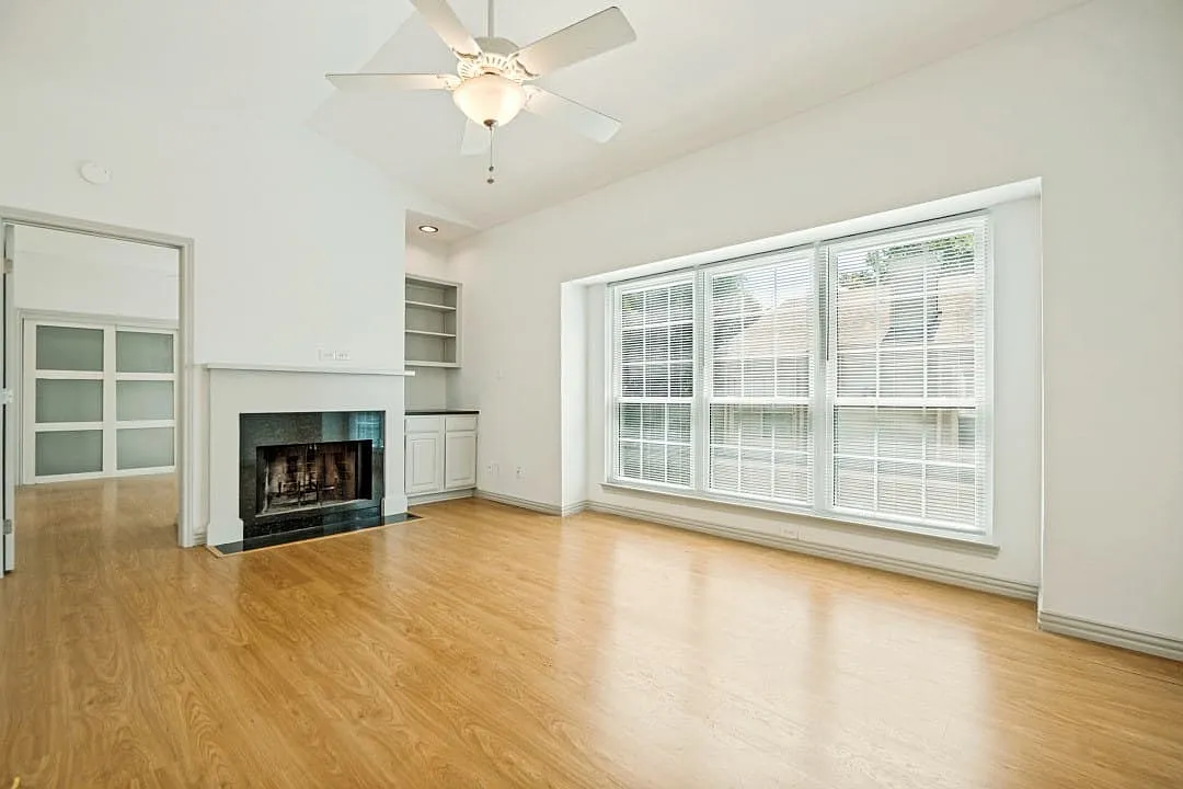1 bed, 1.0 bath, 606 sqft, $1,600 — Photo 2