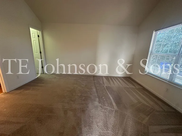 3351 Victoria Park Ln — Photo 8