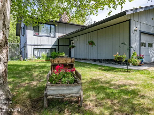 6941 Viburnum Dr, Anchorage, AK 99507