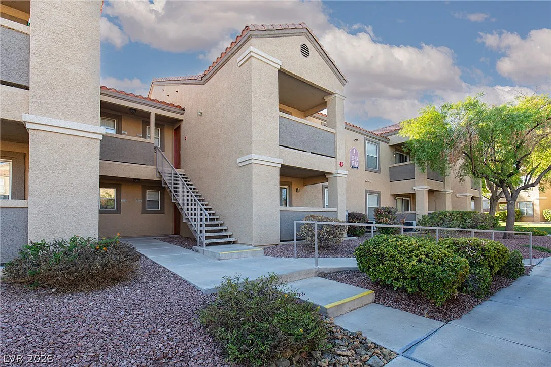 1 bed, 1.0 bath, 705 sqft, $1,125 — Photo 1