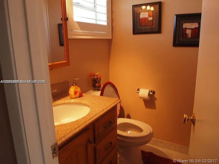 950 Hillcrest Dr #503 — Photo 9