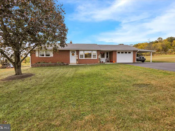 374 Lobachsville Rd, Oley, PA 19547