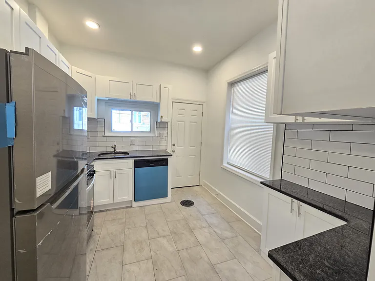2613 Oakford St — Photo 3