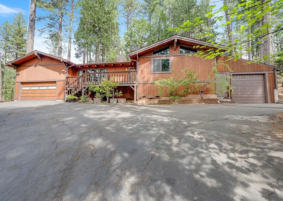 4949 Steelhead Ln