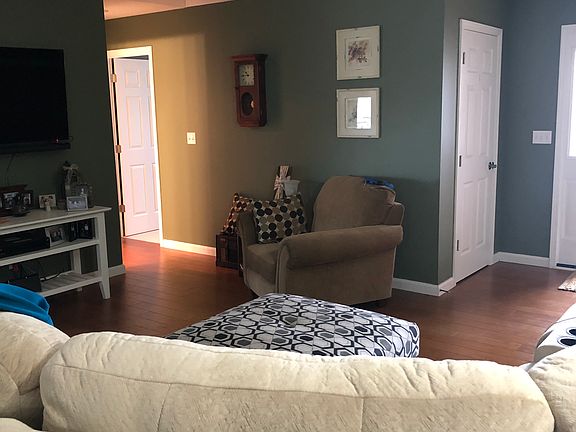 3rd image of 309 W Pinewood Ct