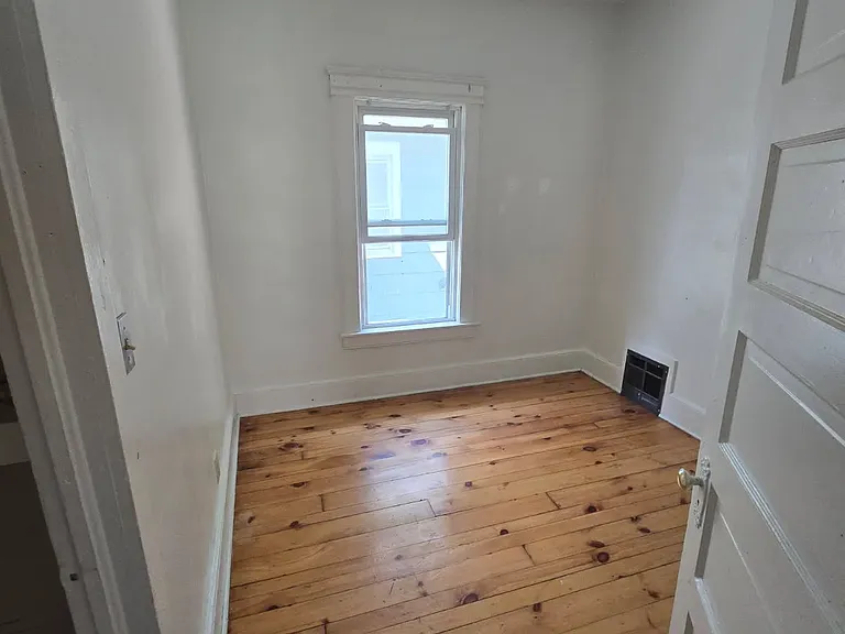 16 Oliver St #2 — Photo 2