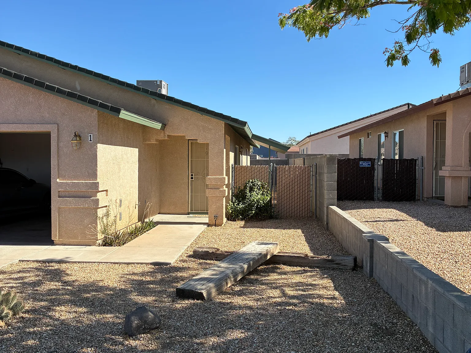 2 bed, 1100 sqft, $1,900 — Photo 2