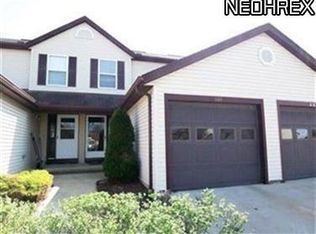 618 Topaz Ln, Brunswick, OH