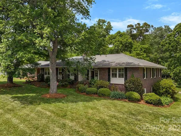 2410 Armstrong Park Dr, Gastonia, NC 28054