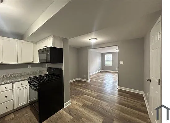 4 bed, $2,800 — Photo 3