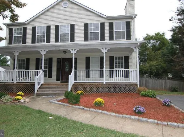 6092 Ponhill Dr, Woodbridge, VA 22193