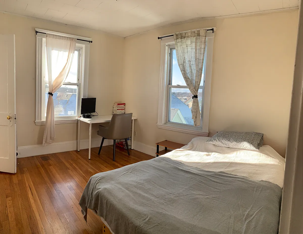 Building Photo - 28 Lowell St #3L